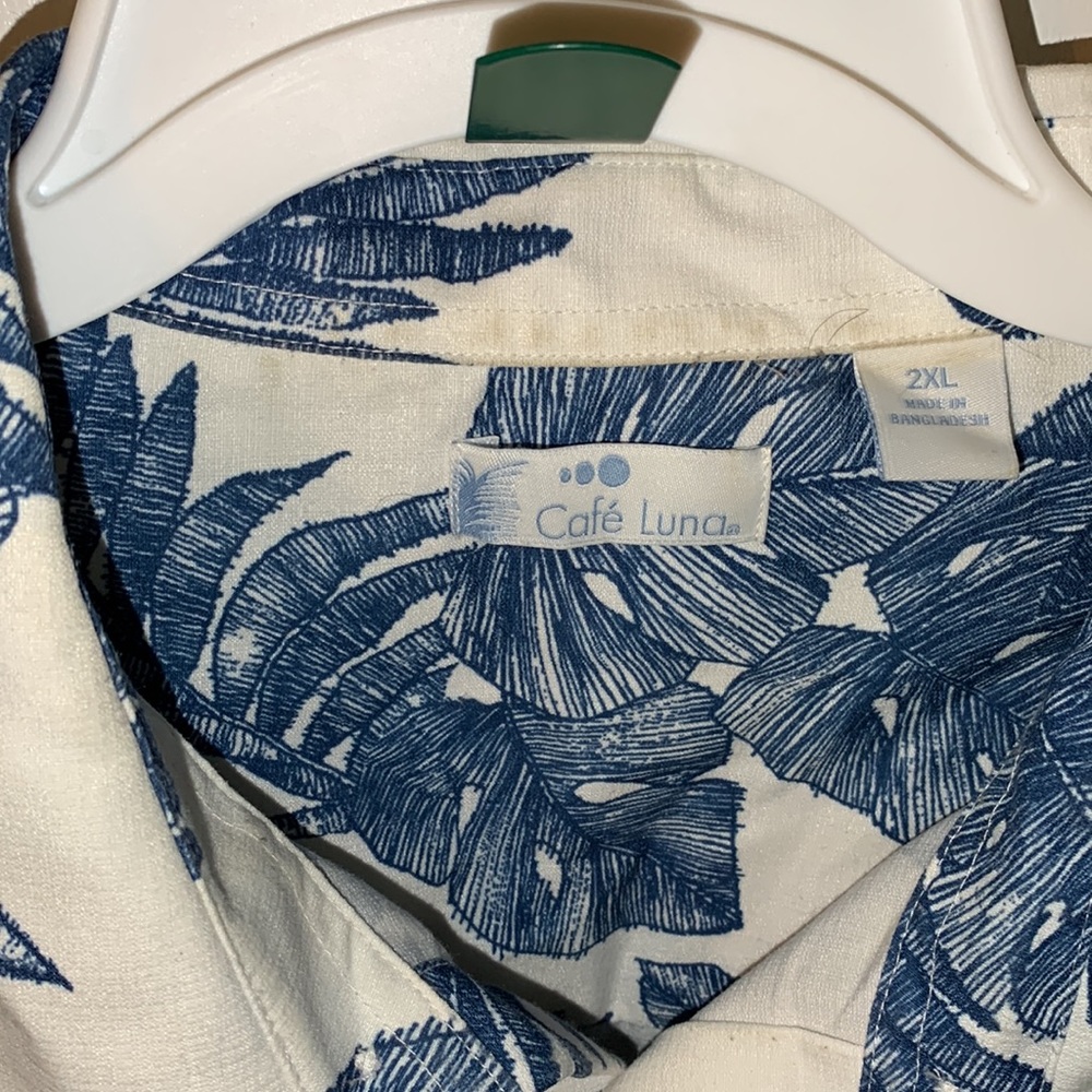 Café Luna button up Dress shirt - Picture 2 of 3